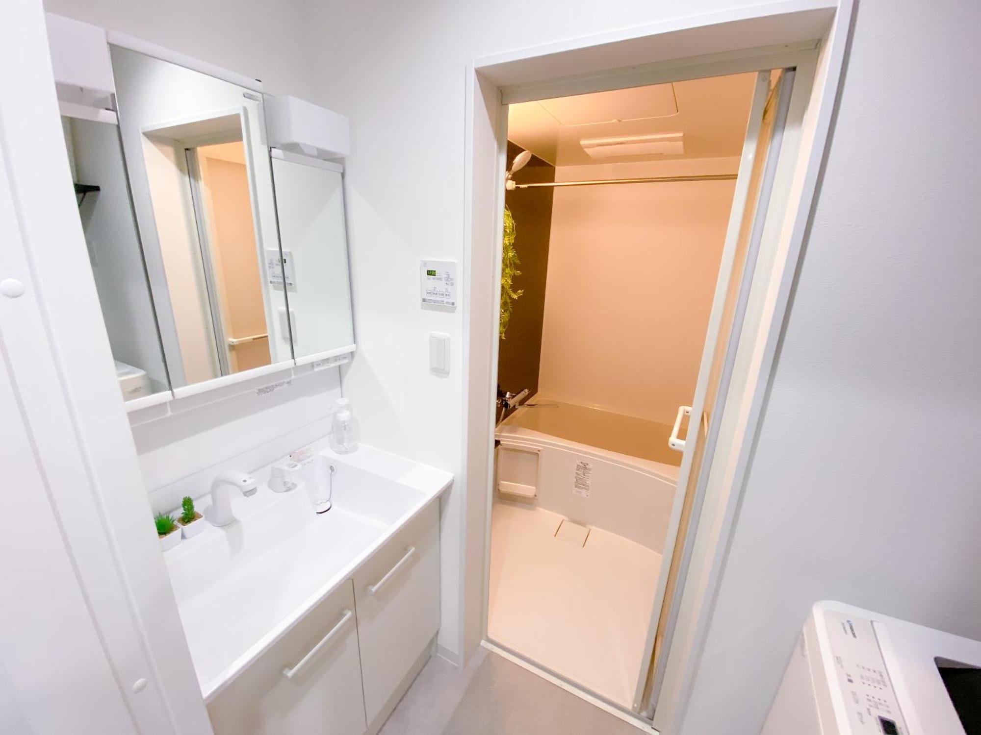 Residential Hotel Glitter Usjまで1駅5分 أوساكا المظهر الخارجي الصورة